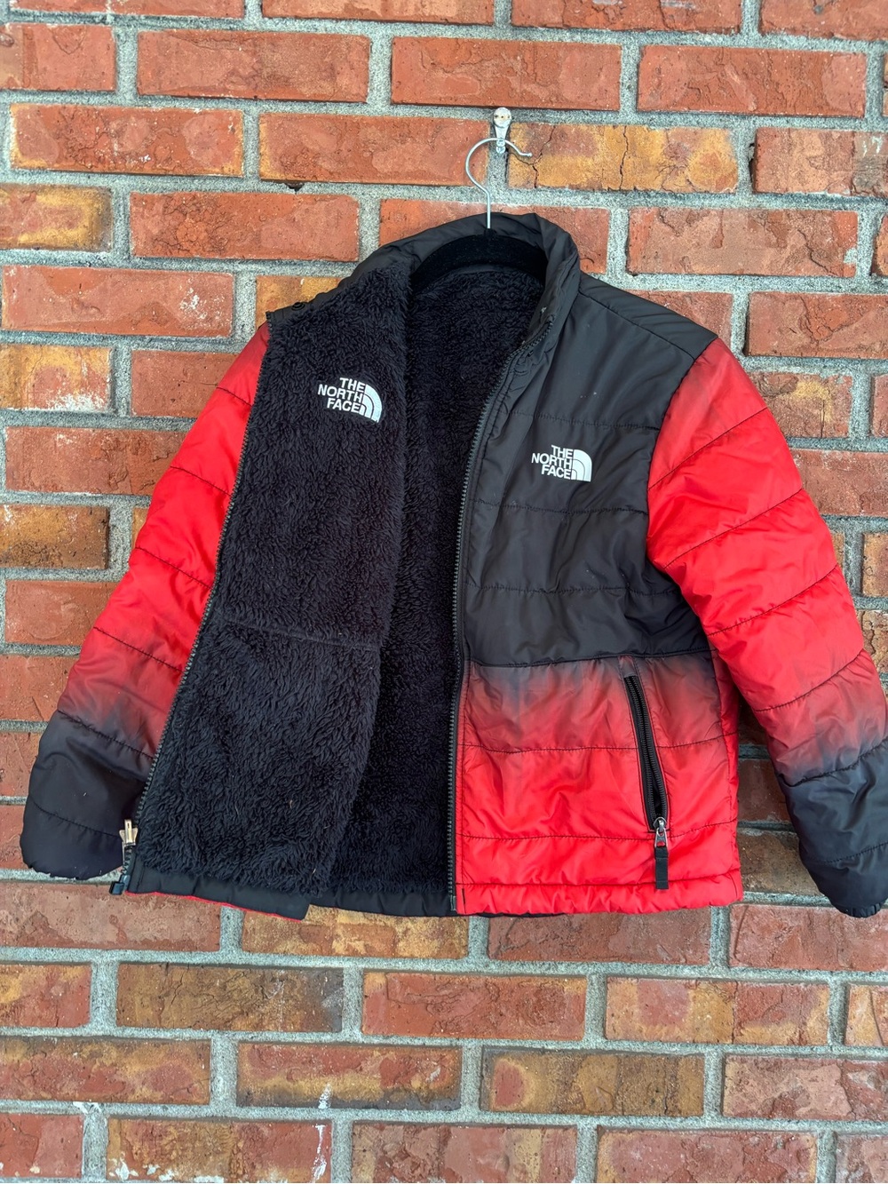 The North Face Kids Red & Black Ombre Fleece-Lined Puffer Jacket Reversible